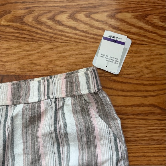 Emily Daniels Capri Pants - Picture 3 of 7